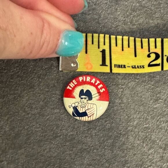 Vintage 1960’s Crane Potato Chips Pittsburg Pirates Collectible Pin MLB - Picture 3 of 3